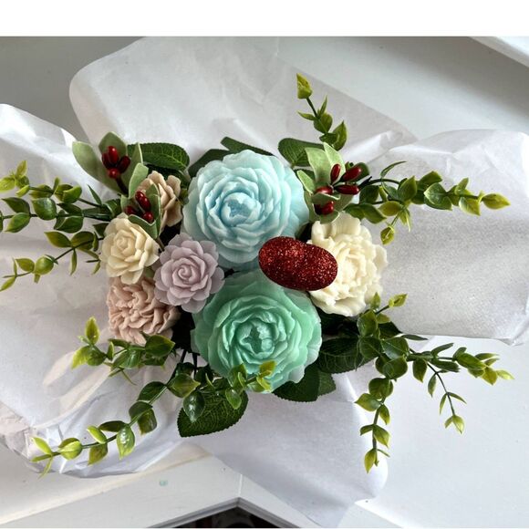 Handmade Goat's Milk Soap Flower Bouquet/Birthday/Mother’s Day/Valentine's Day - Picture 3 of 5